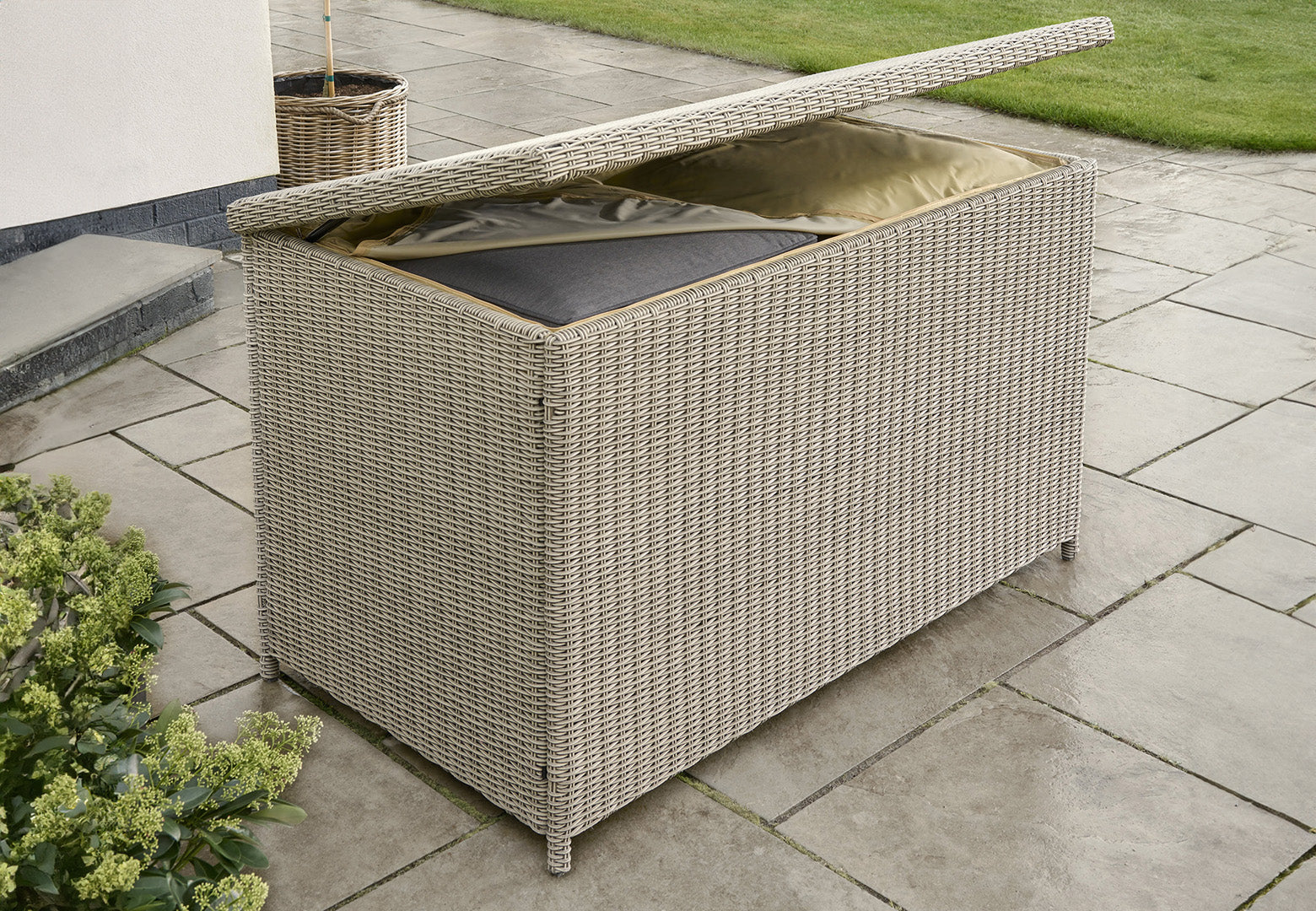 Kettler Palma Storage Box in White Wash